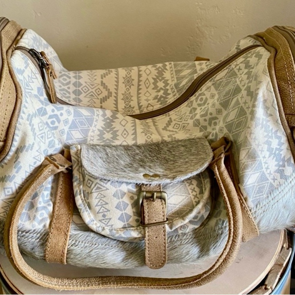 Myra Bag Statement Upcycled Canvas & Cowhide Leather
Travel S-1270
